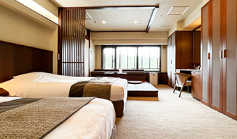Image: Japanese-Western Room with Shower