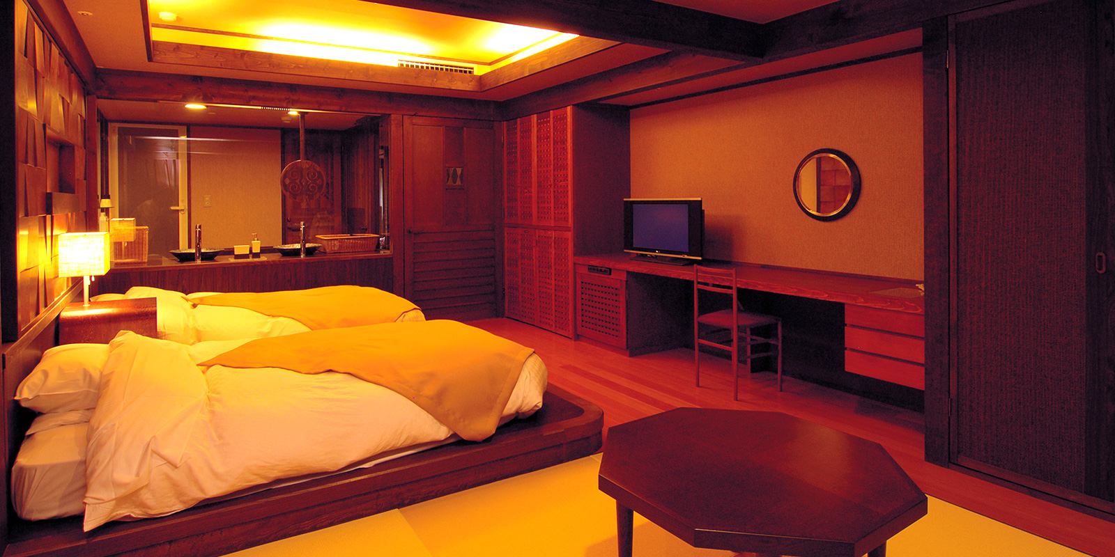 Japanese/Western-Style Room