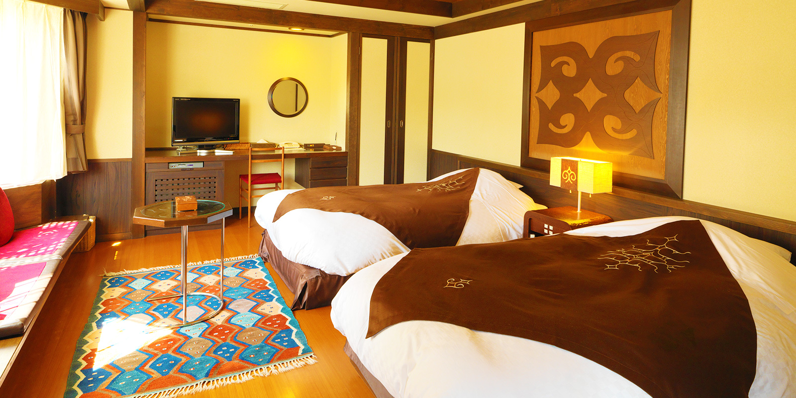 Western-Style Twin Room