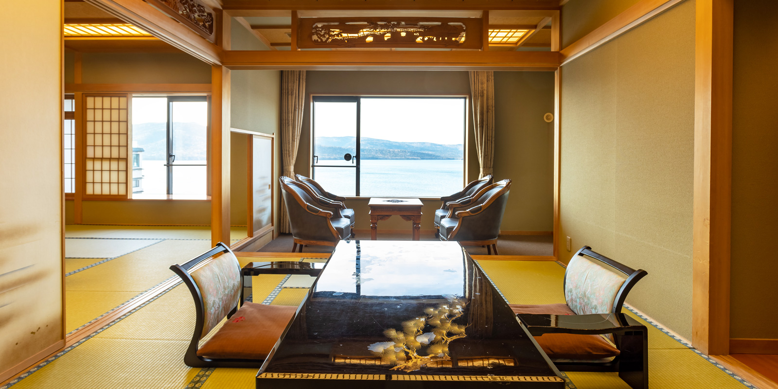 LakeView Premier Suite