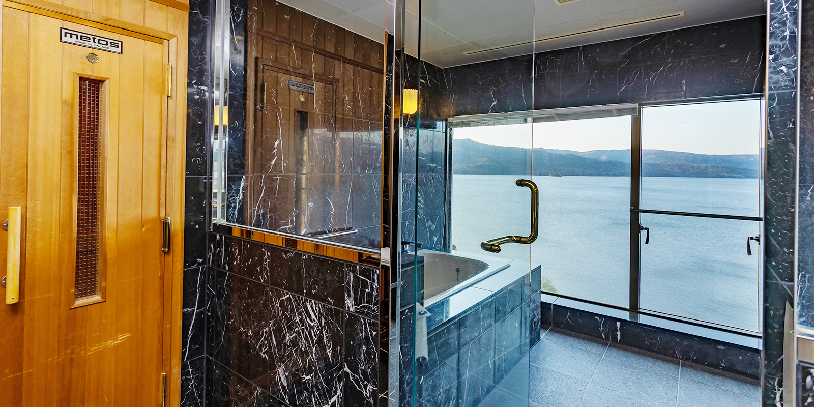 LakeView Premier Suite