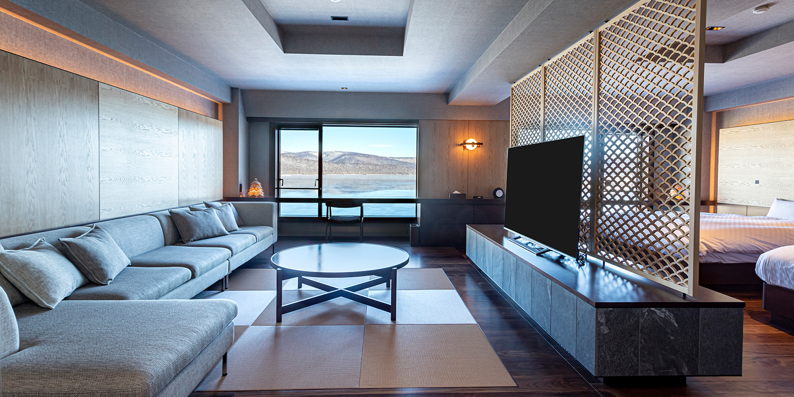 Lakeview Deluxe Japanese-Western Room