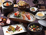 [お食事]和会席／紫翆ひがし北海道の旬の味覚を取り揃えた和会席。鶴雅の伝統料理に対する想いや、技を活かしたお料理をご堪能ください。