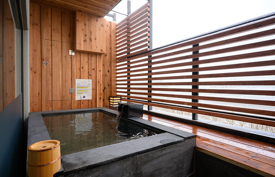 Japanese Room with Outdoor Bath