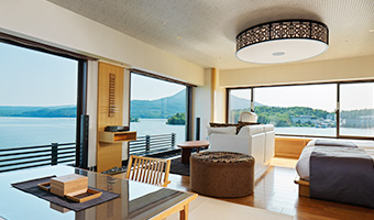 Image: Special Viewing Room with Hot Spring Bath