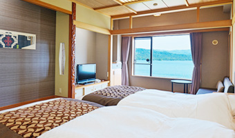 图像：湖侧日式双床房