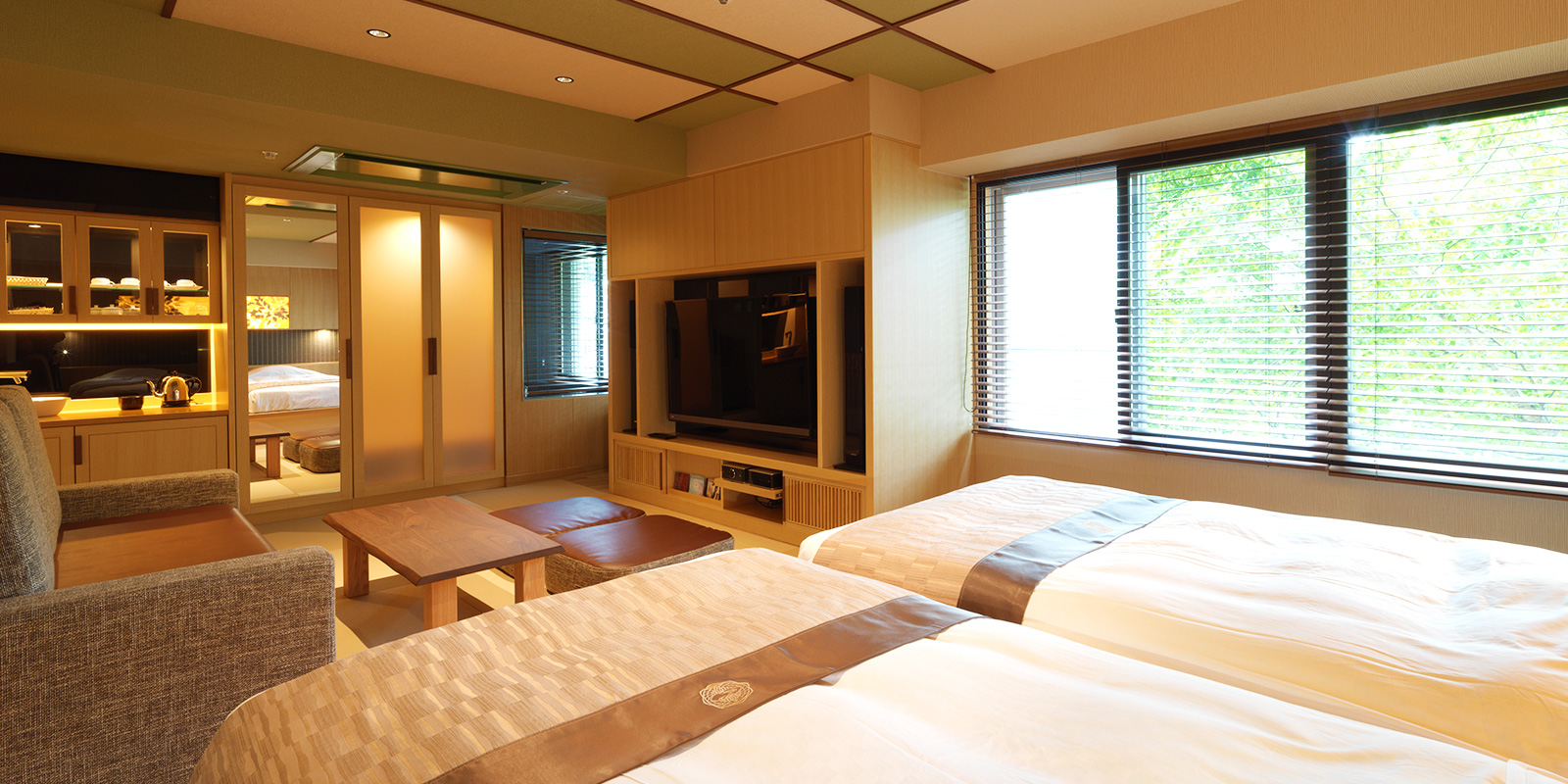 Japanese/Western-Style Room With Jet Bath