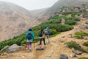 雌阿寒岳